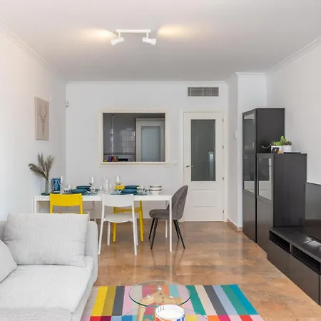 דירה Cozy Beachfront 2br With Terrace, Pool And Garage