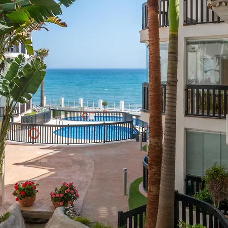 דירה Cozy Beachfront 2br With Terrace, Pool And Garage *